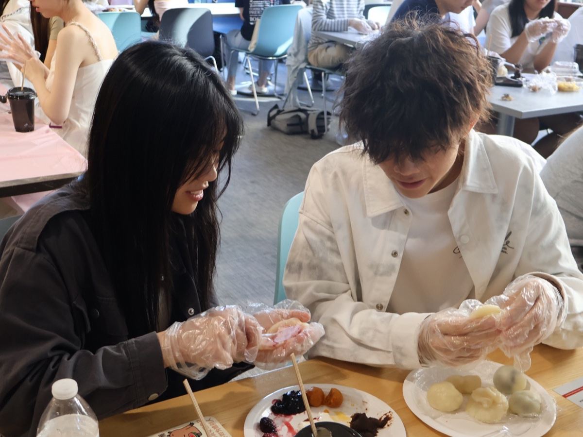 中秋月饼制作现场